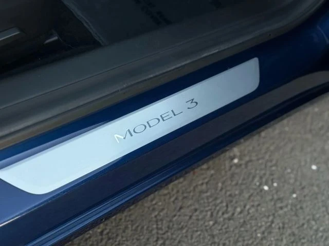 2019 Tesla Model 3 - Image 14 of 21