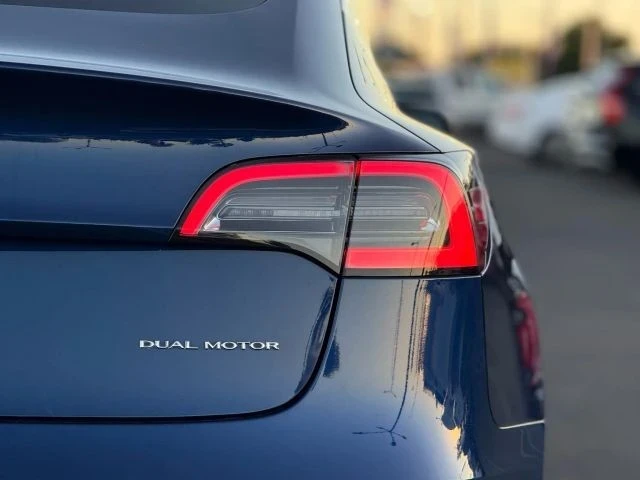 2019 Tesla Model 3 - Image 9 of 21