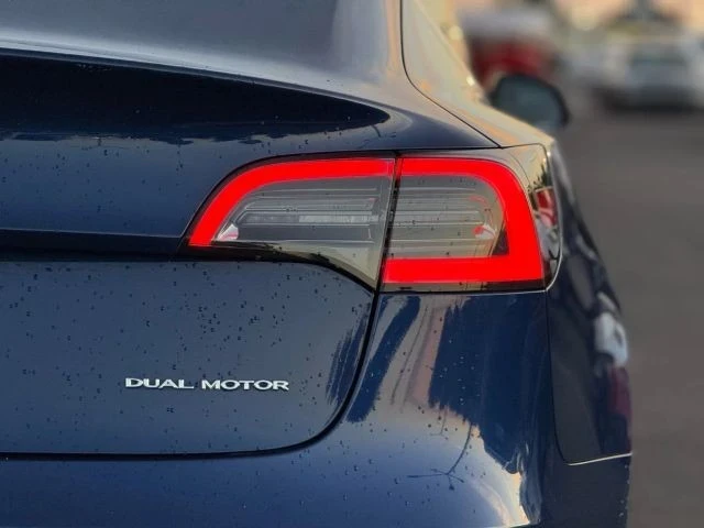 2019 Tesla Model 3 - Image 9 of 12