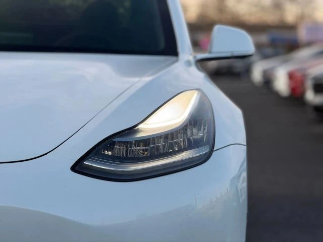 2019 Tesla Model 3 - Image 6 of 12