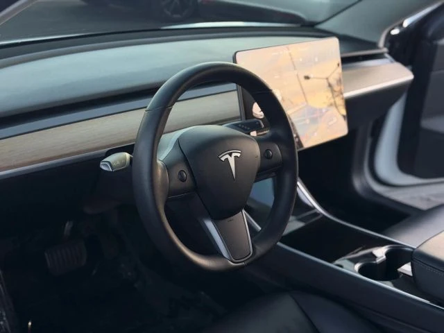 2019 Tesla Model 3 - Image 17 of 21