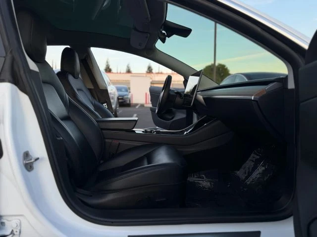 2019 Tesla Model 3 - Image 14 of 21
