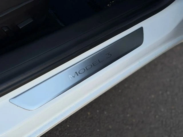 2019 Tesla Model 3 - Image 18 of 21