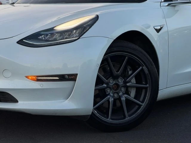 2019 Tesla Model 3 - Image 2 of 21