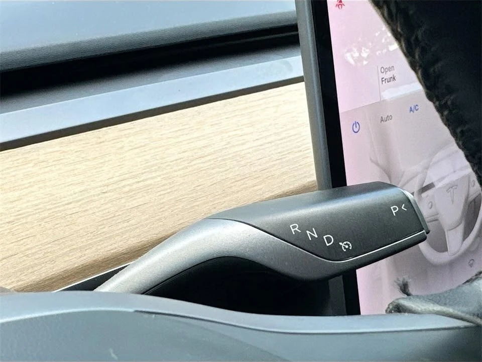 2019 Tesla Model 3 - Image 14 of 18