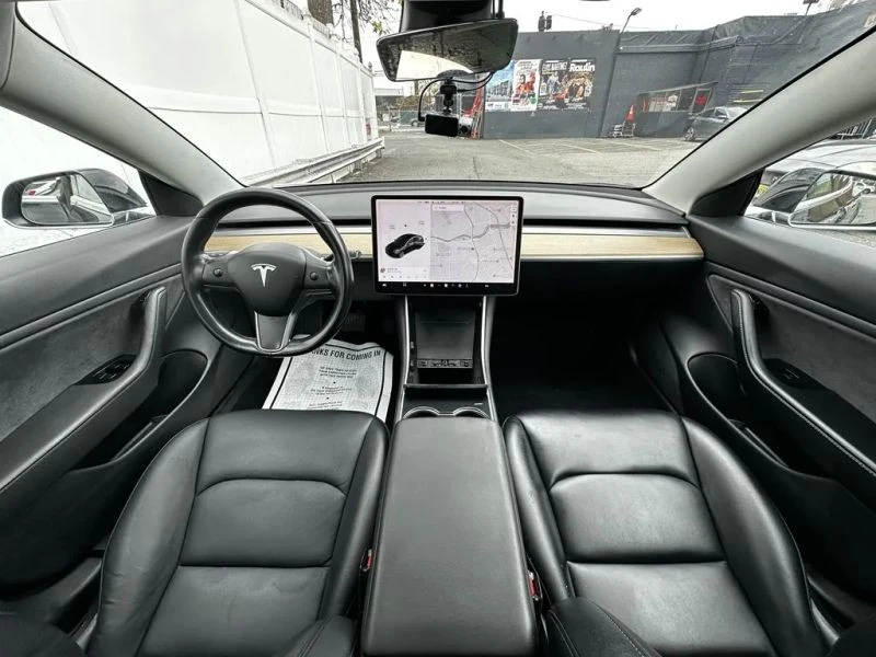2019 Tesla Model 3 - Image 9 of 12