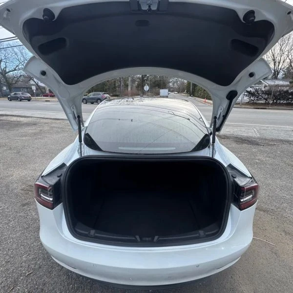 2019 Tesla Model 3 - Image 9 of 12