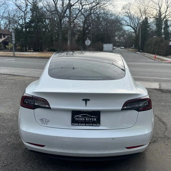 2019 Tesla Model 3 - Image 4 of 12