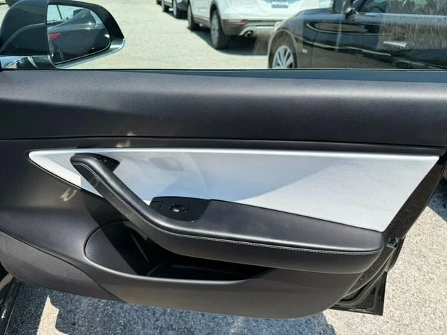 2019 Tesla Model 3 - Image 17 of 19
