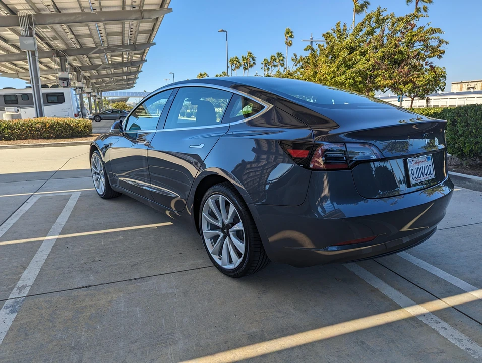 2019 Tesla Model 3 - Image 17 of 31