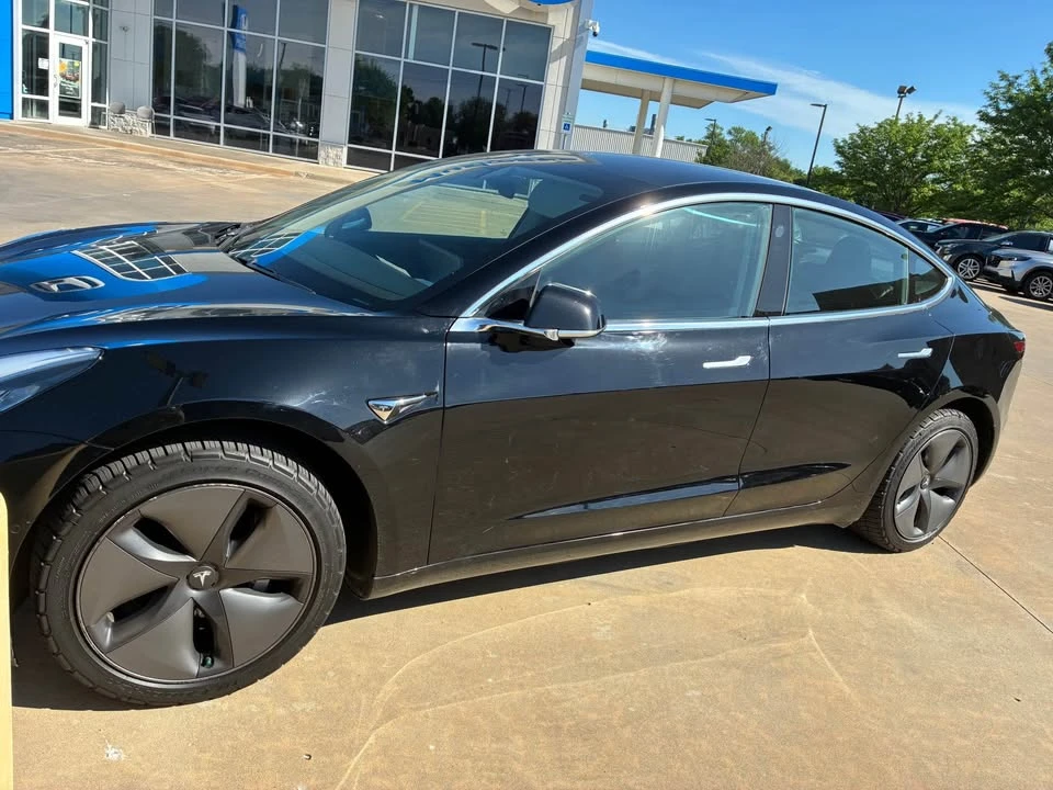 2019 Tesla Model 3 - Image 2 of 5