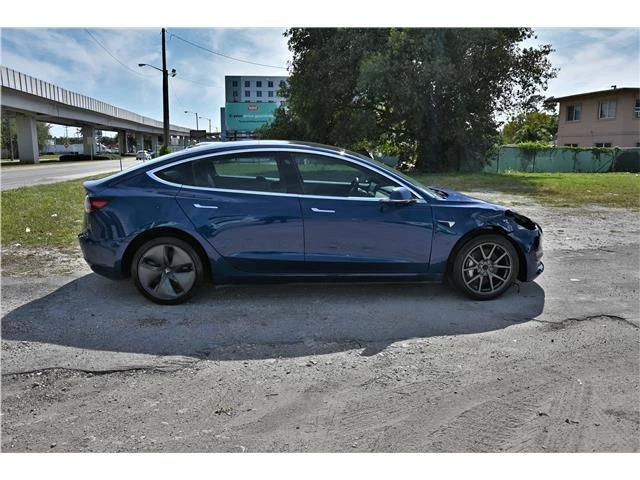 2019 Tesla Model 3 - Image 6 of 10
