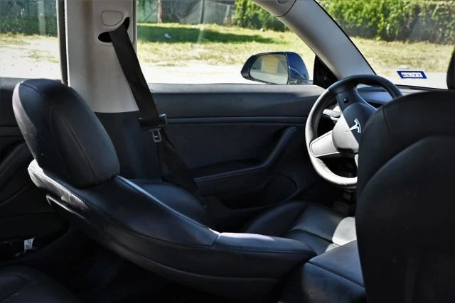 2019 Tesla Model 3 - Image 8 of 21