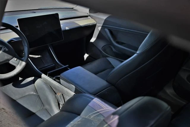 2019 Tesla Model 3 - Image 10 of 21