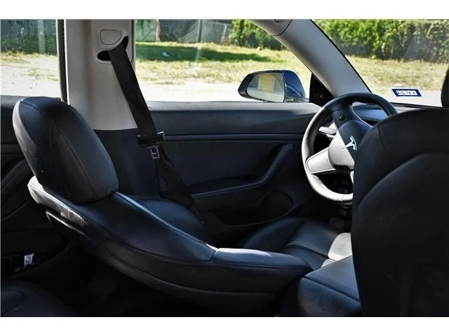 2019 Tesla Model 3 - Image 9 of 13