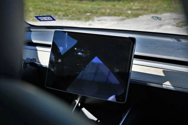2019 Tesla Model 3 - Image 19 of 21