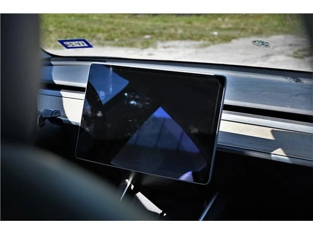 2019 Tesla Model 3 - Image 8 of 13