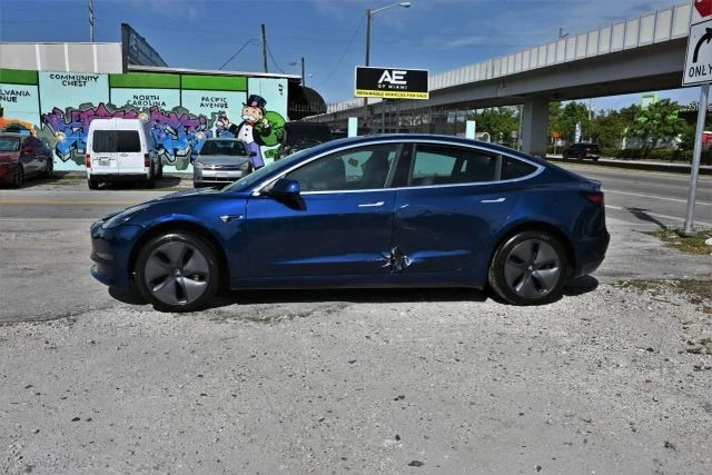 2019 Tesla Model 3 - Image 18 of 21