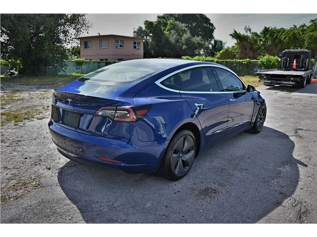 2019 Tesla Model 3 - Image 4 of 10
