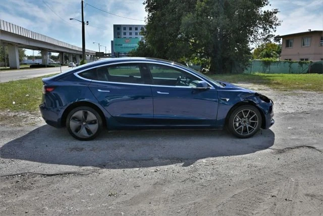 2019 Tesla Model 3 - Image 17 of 21