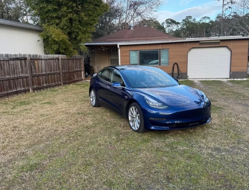2019 Tesla Model 3 - Image 2 of 13