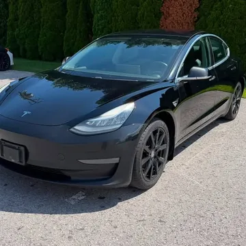 2019 Tesla Model 3 Mid Range RWD
