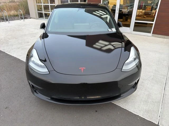 2019 Tesla Model 3 Performance - Image 3 of 21