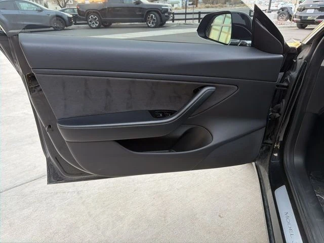 2019 Tesla Model 3 Performance - Image 11 of 21