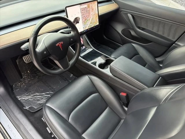 2019 Tesla Model 3 Performance - Image 13 of 21