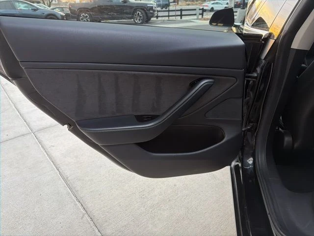 2019 Tesla Model 3 Performance - Image 14 of 21
