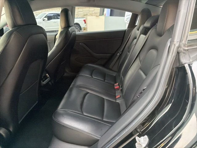 2019 Tesla Model 3 Performance - Image 15 of 21