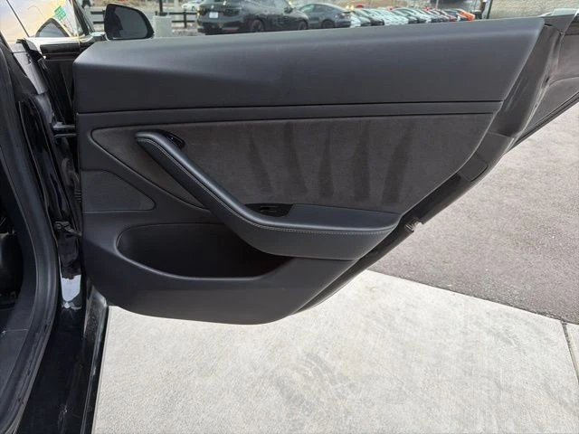 2019 Tesla Model 3 Performance - Image 19 of 21