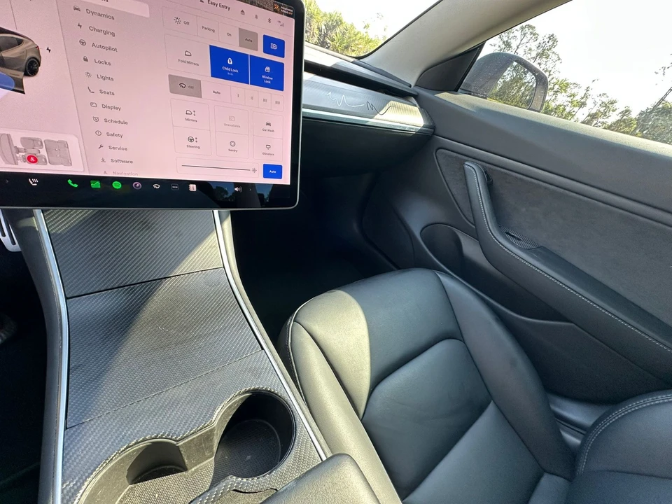 2019 Tesla Model 3 Performance - Image 20 of 21