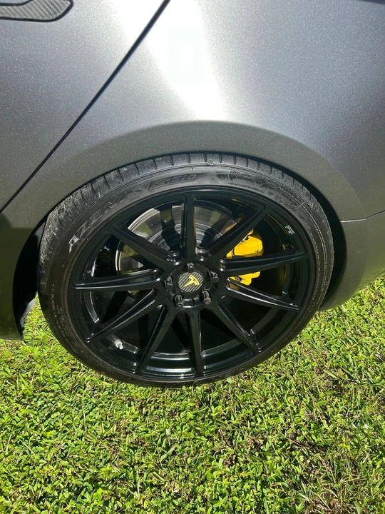 2019 Tesla Model 3 Performance - Image 16 of 21