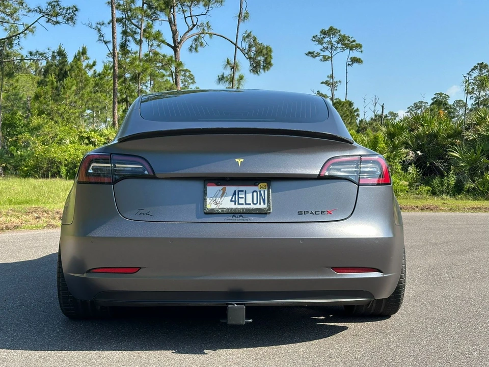 2019 Tesla Model 3 Performance - Image 11 of 21
