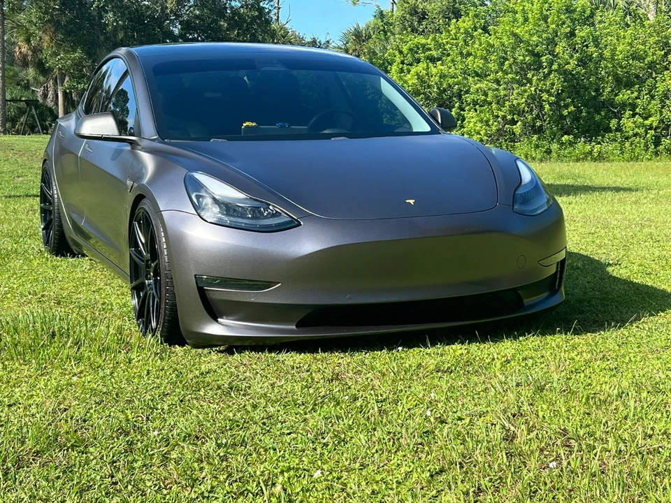 2019 Tesla Model 3 Performance - Image 6 of 21