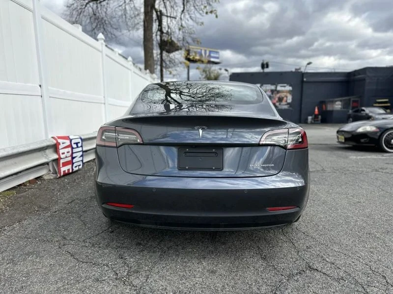 2019 Tesla Model 3 Performance - Image 6 of 12