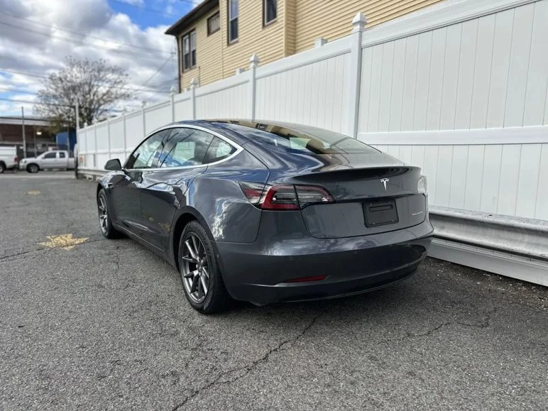 2019 Tesla Model 3 Performance - Image 5 of 12