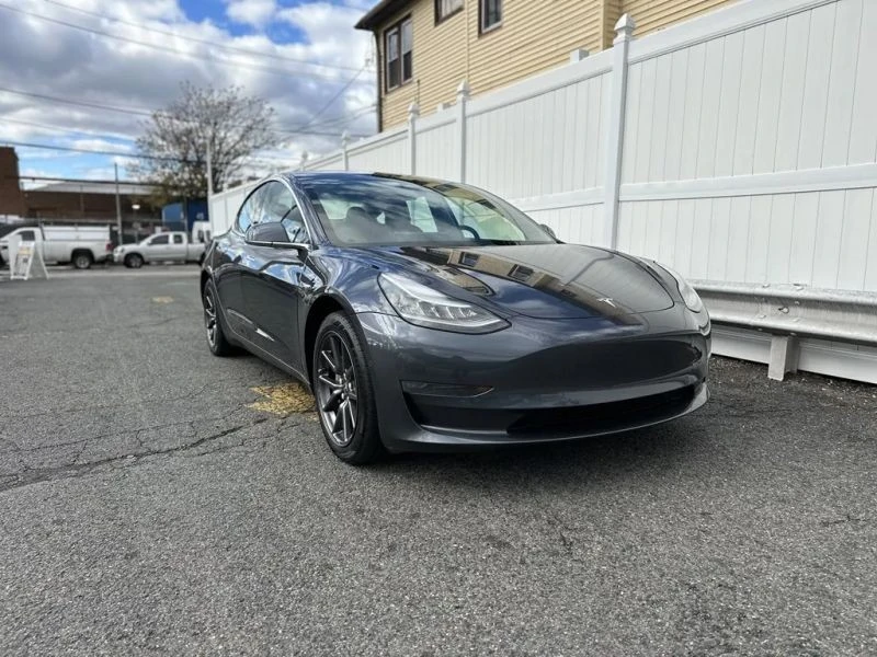 2019 Tesla Model 3 Performance - Image 3 of 12