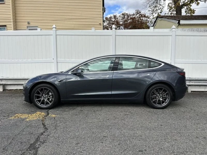 2019 Tesla Model 3 Performance - Image 4 of 12