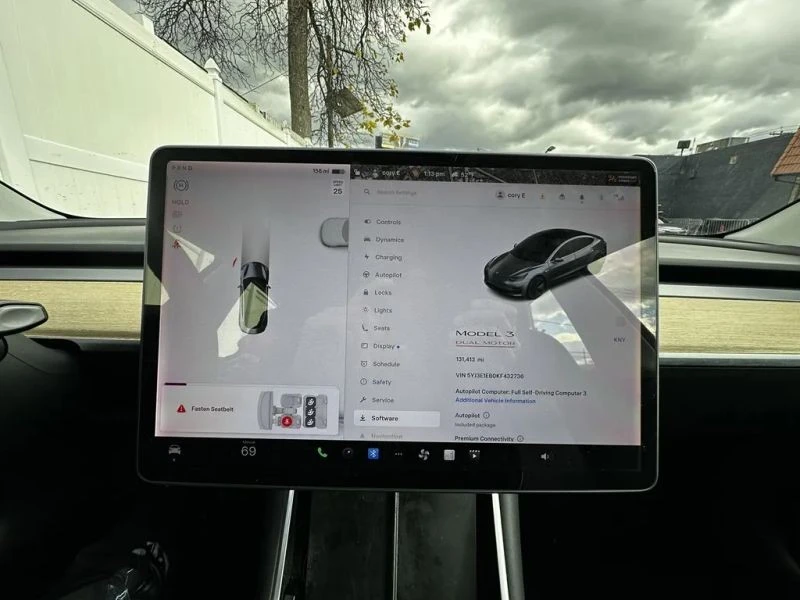 2019 Tesla Model 3 Performance - Image 11 of 12