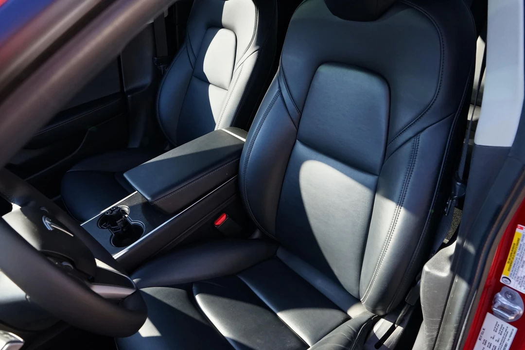 2019 Tesla Model 3 Performance - Image 28 of 31