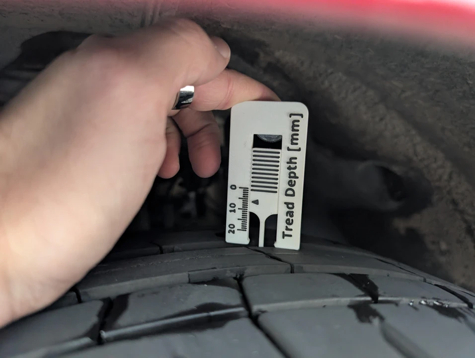 2019 Tesla Model 3 Performance - Image 23 of 31