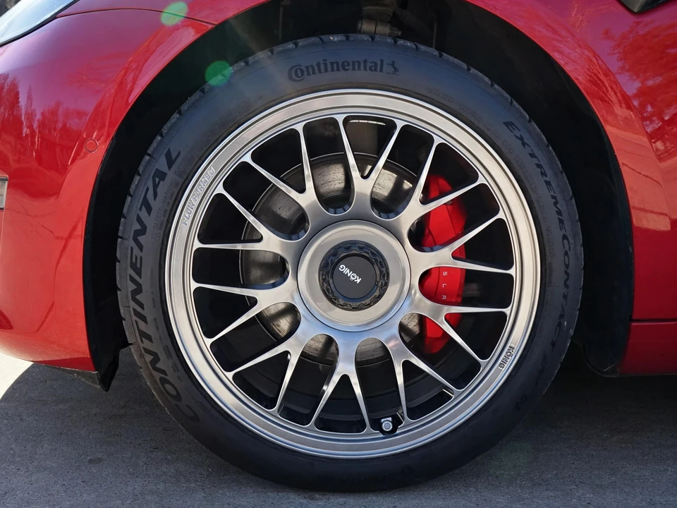 2019 Tesla Model 3 Performance - Image 15 of 31
