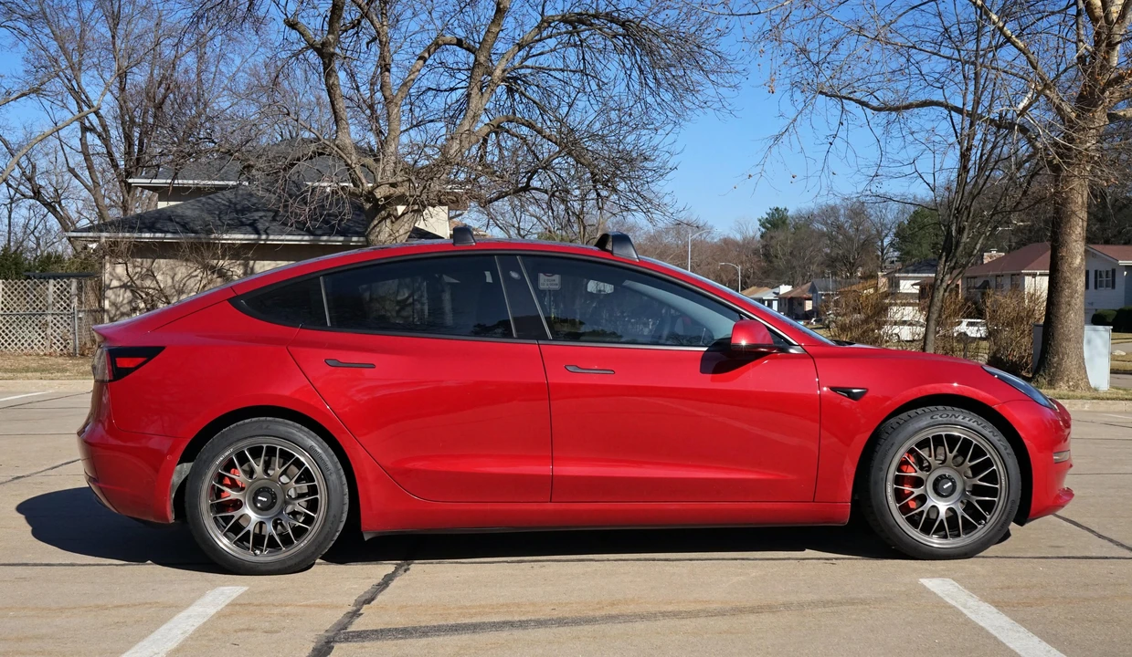 2019 Tesla Model 3 Performance - Image 6 of 31