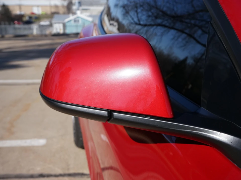 2019 Tesla Model 3 Performance - Image 14 of 31