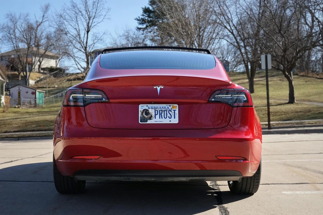 2019 Tesla Model 3 Performance - Image 5 of 31