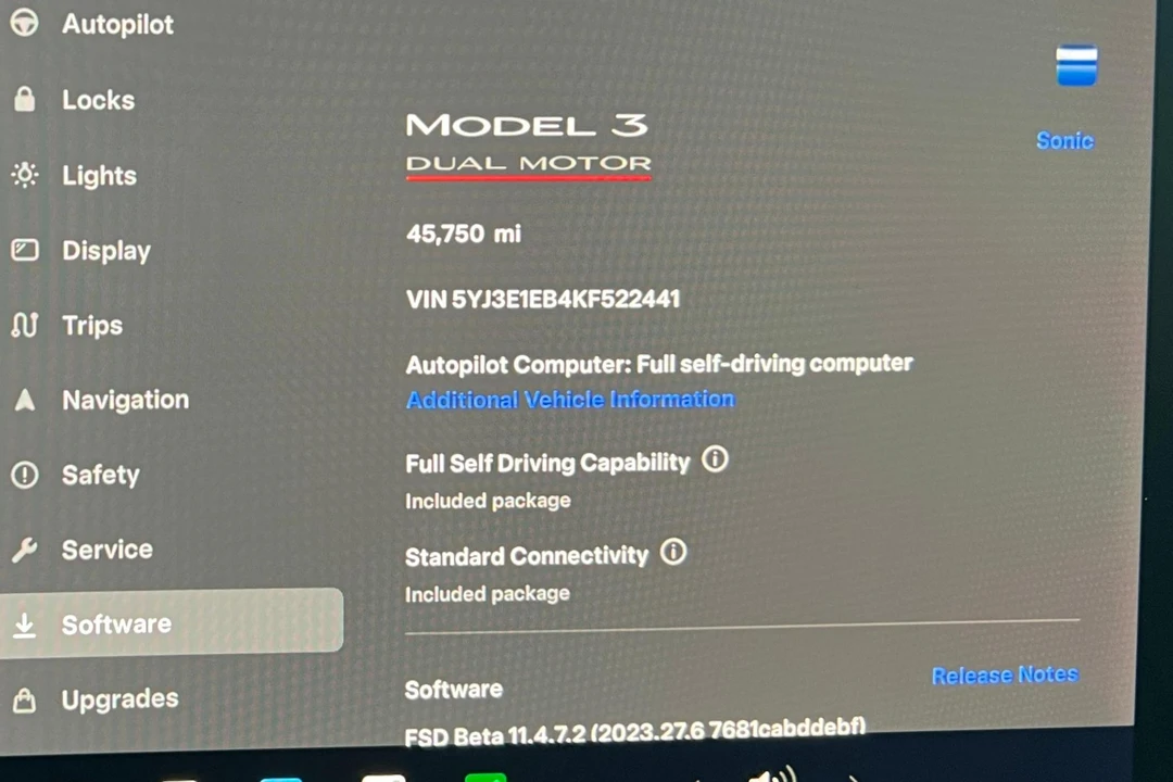 2019 Tesla Model 3 Performance - Image 28 of 31