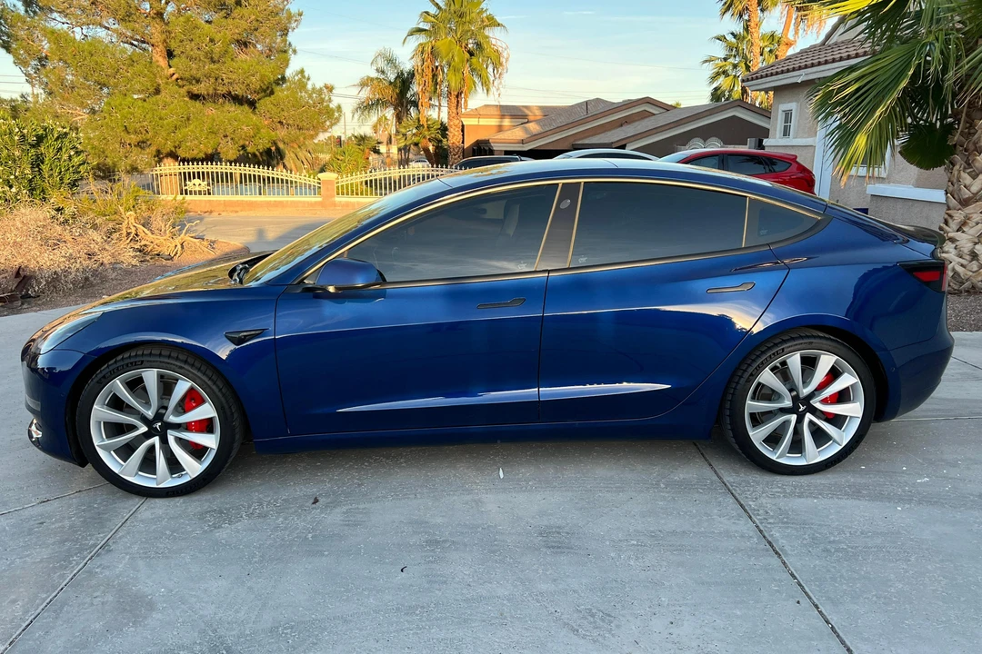 2019 Tesla Model 3 Performance - Image 3 of 31