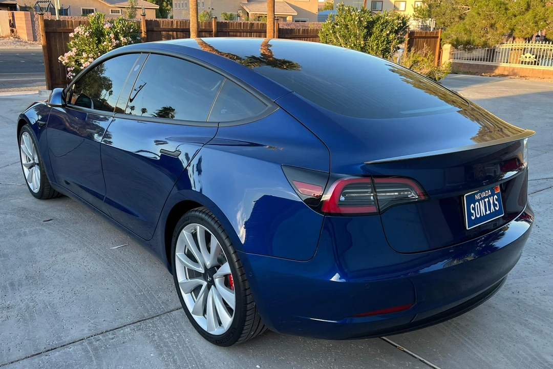 2019 Tesla Model 3 Performance - Image 4 of 31